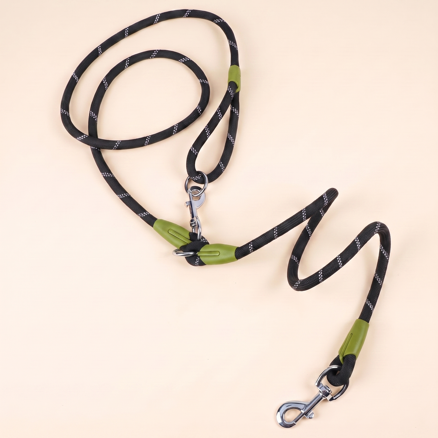 Reflective Rope Dog Leash with Alloy Hook in black