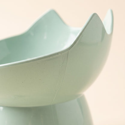 Elevated Tilted Cat Bowl, Anti-Tip, close-up detail