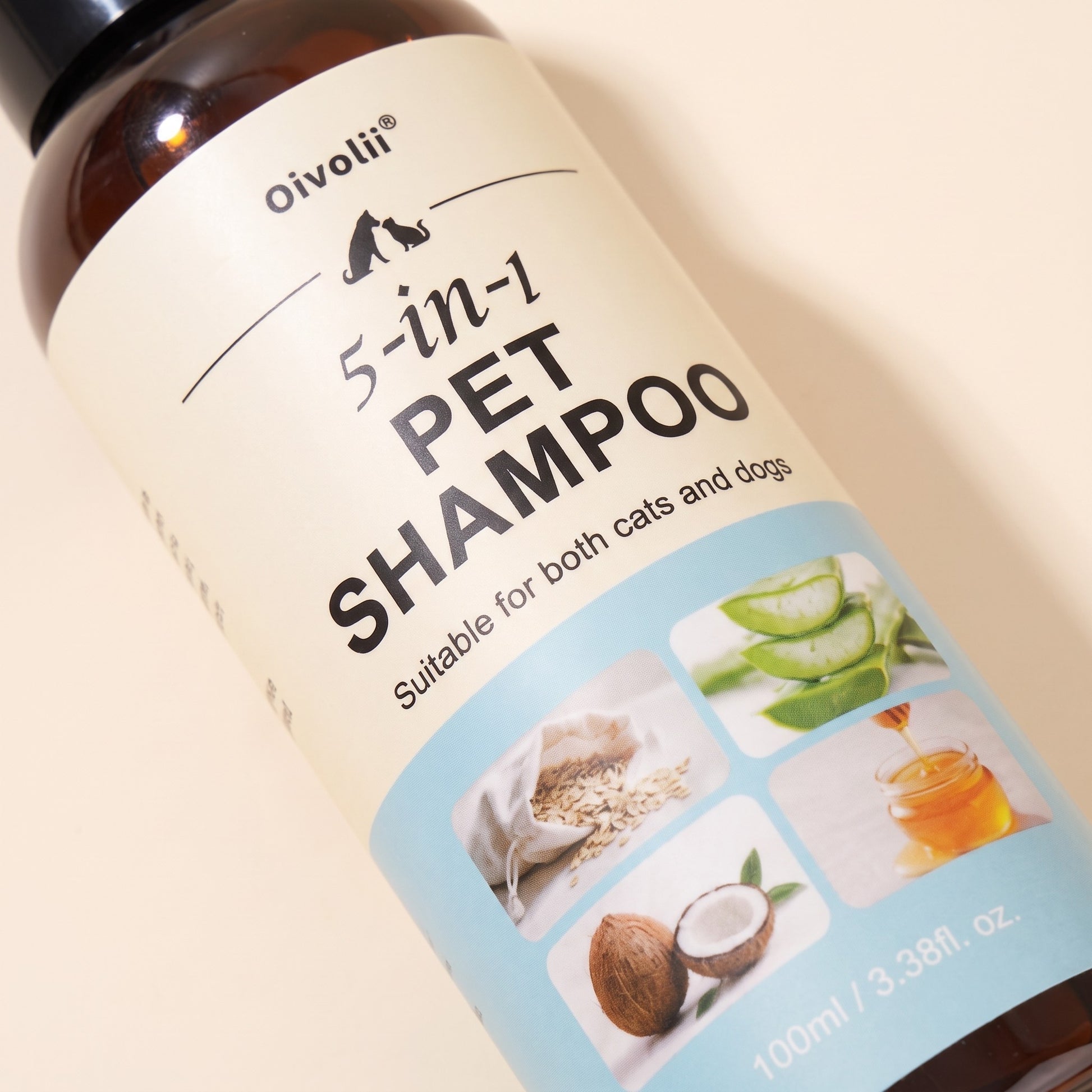 5-in-1 Pet Shampoo, Coconut and Honey, close-up detail