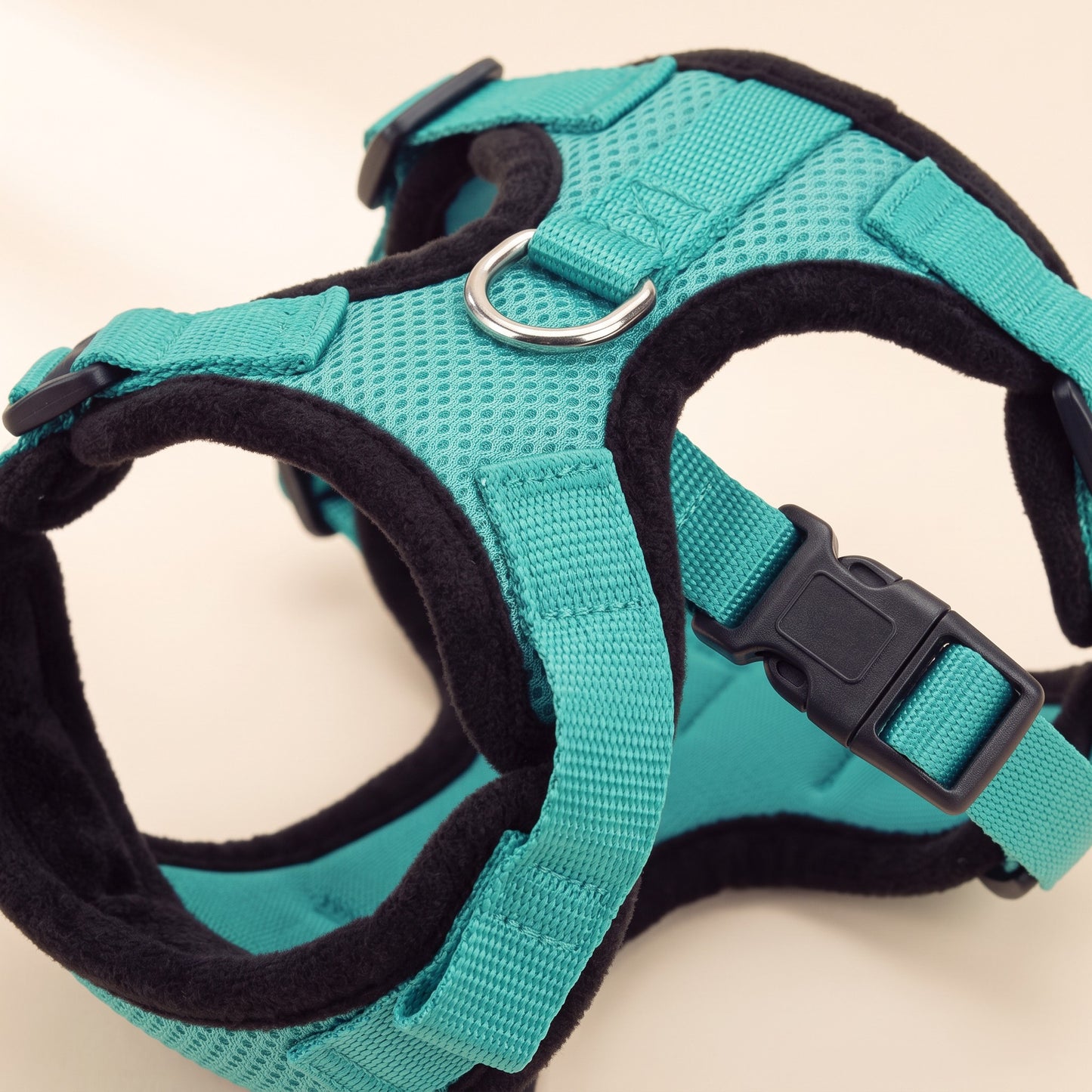 No-Choke Cat Harness and Leash Set, close-up detail
