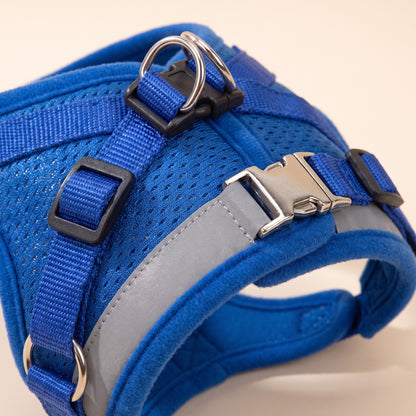Reflective Mesh Harness and Leash Set, close-up detail