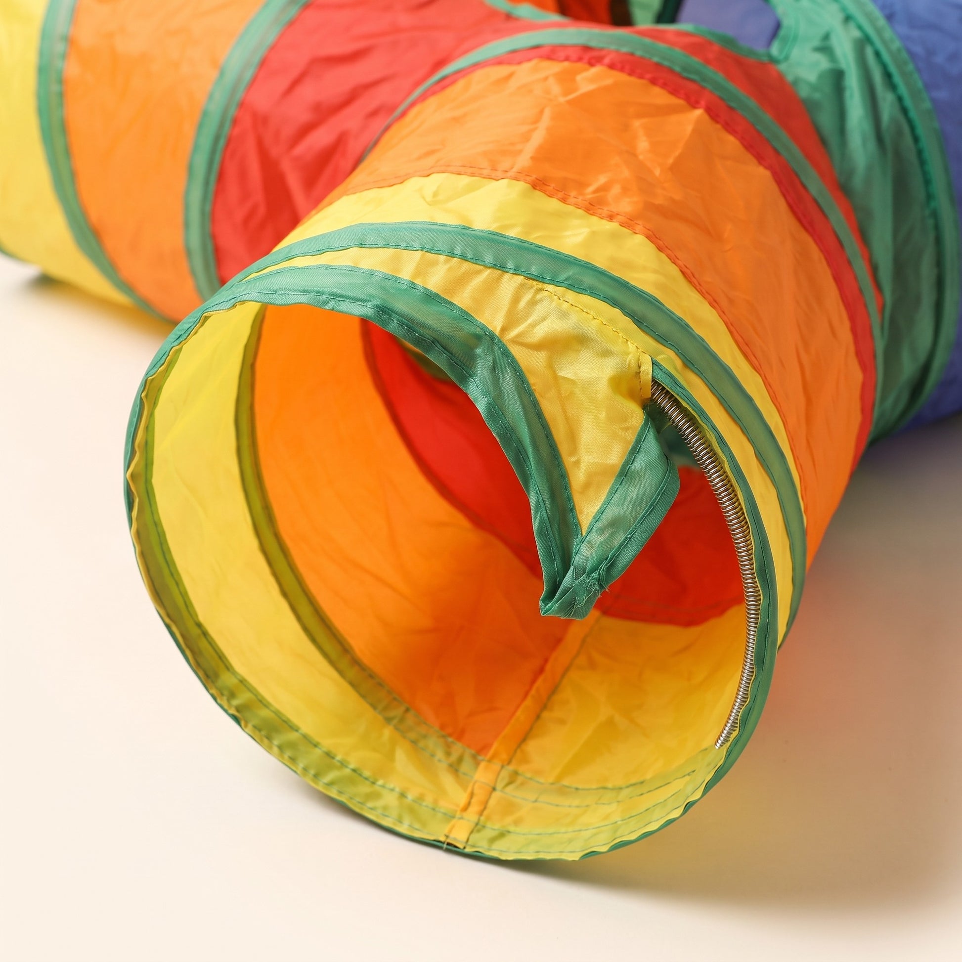 Collapsible Cat Play Tunnel, close-up detail
