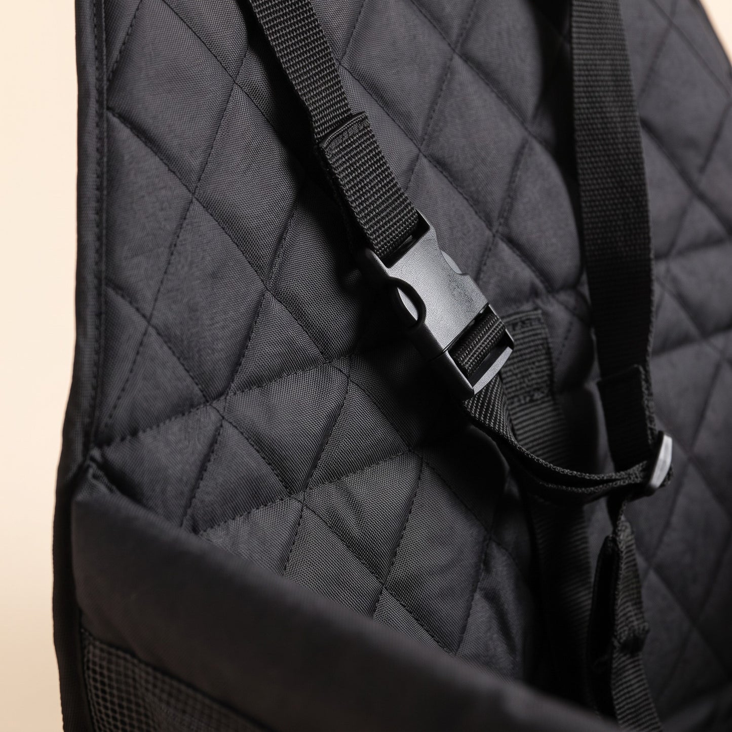 Quilted Booster Car Seat for Small Dogs, close-up detail