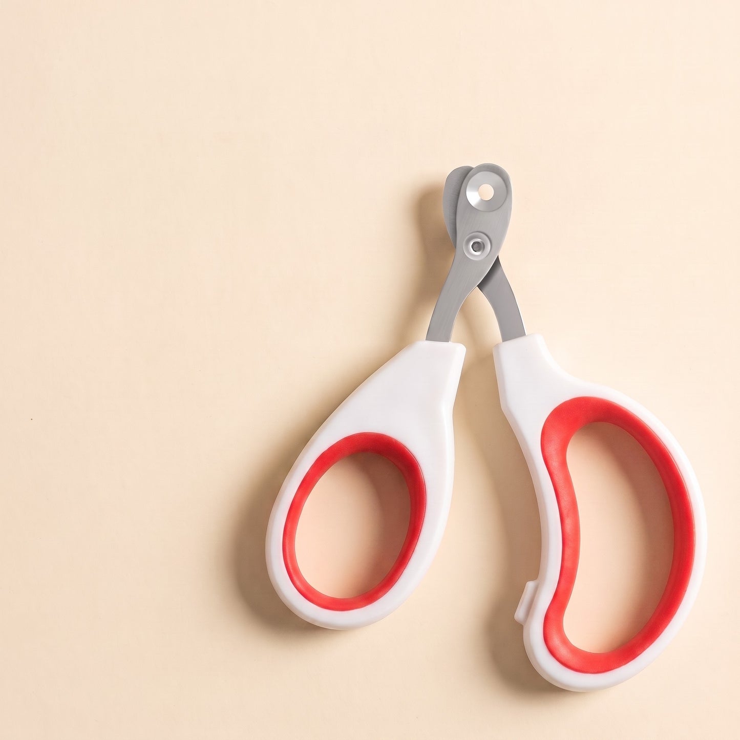 Circular-Hole Claw Scissors for Cats and Small Dogs - red