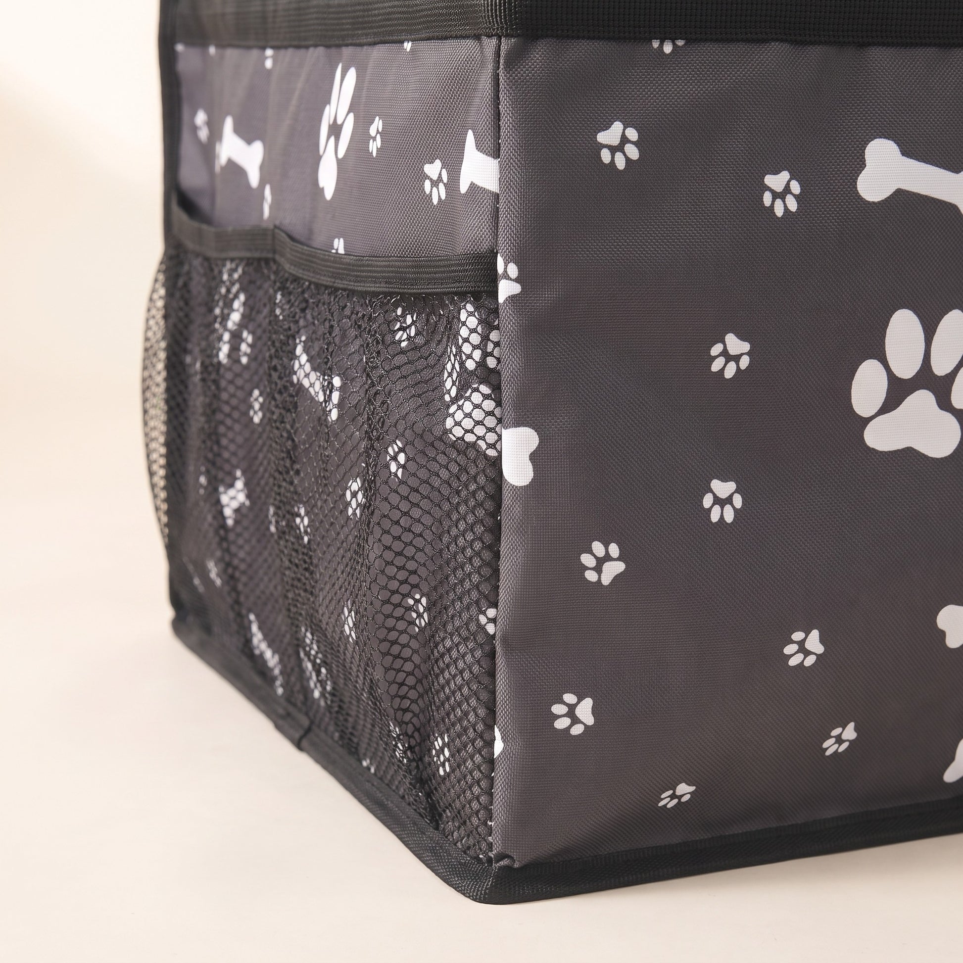 Dog Car Booster Seat with Storage Pockets, close-up detail