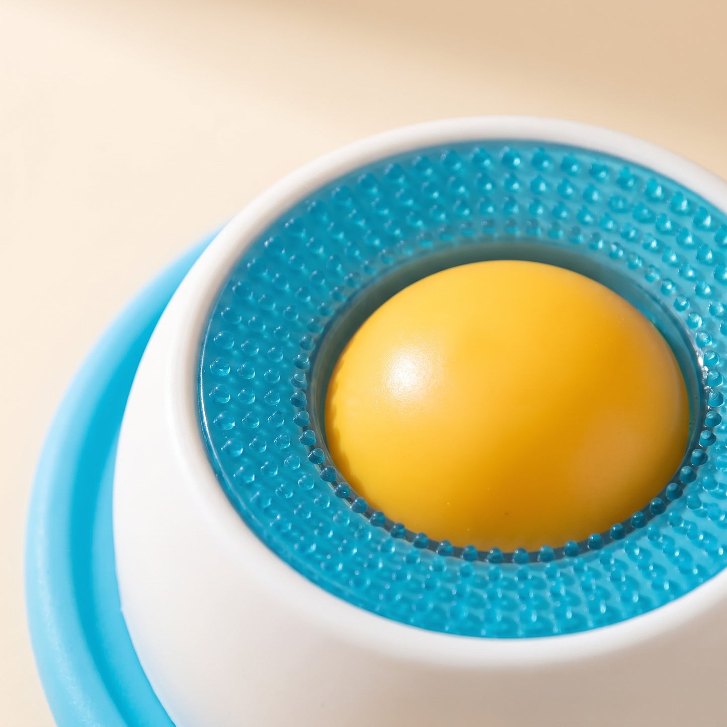 Slow Feeder Licking Bowl with Center Dome, close-up detail
