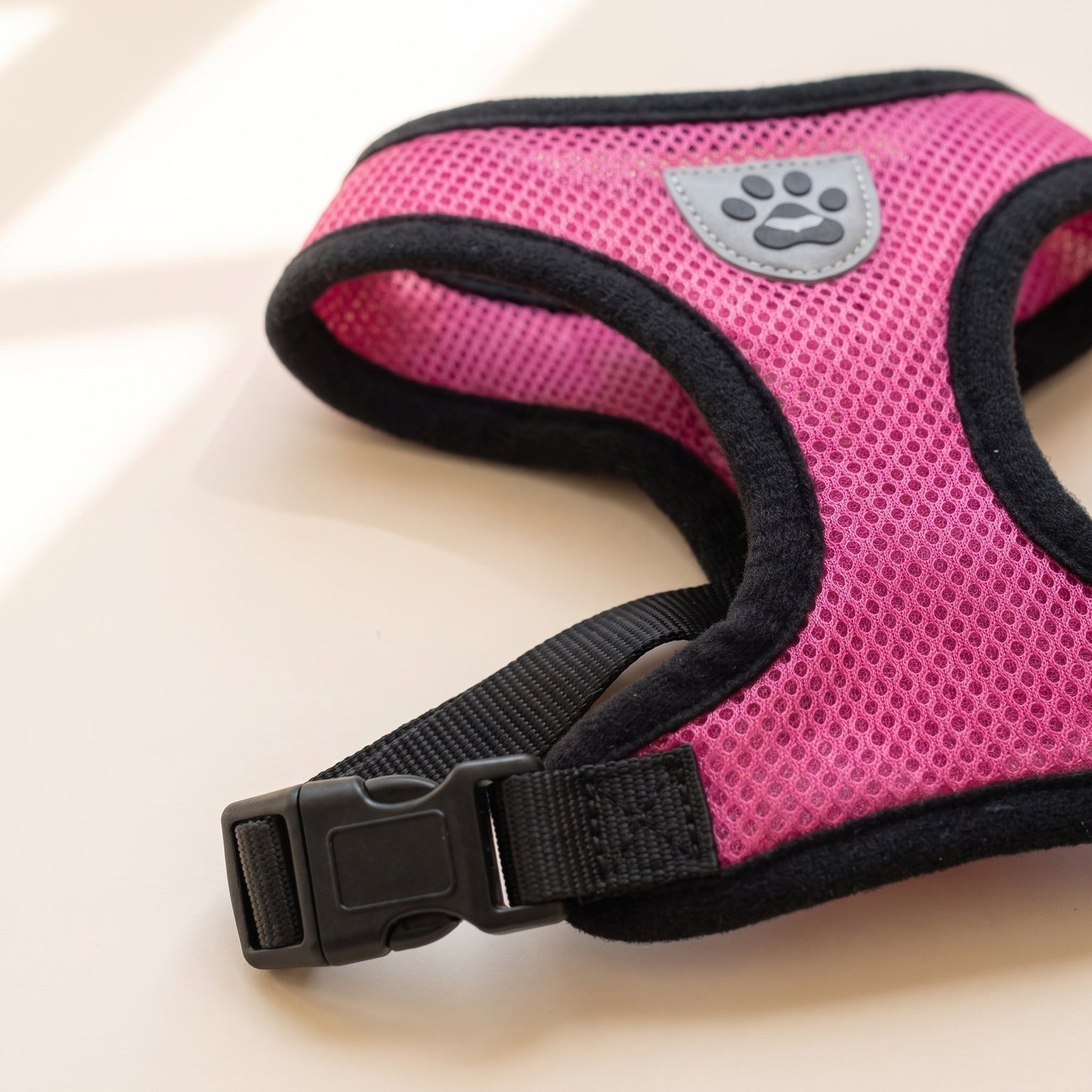 Mesh Vest Harness and Leash Set, close-up detail