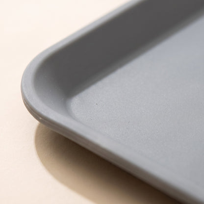 Silicone Feeding Mat with Raised Edge, close-up detail