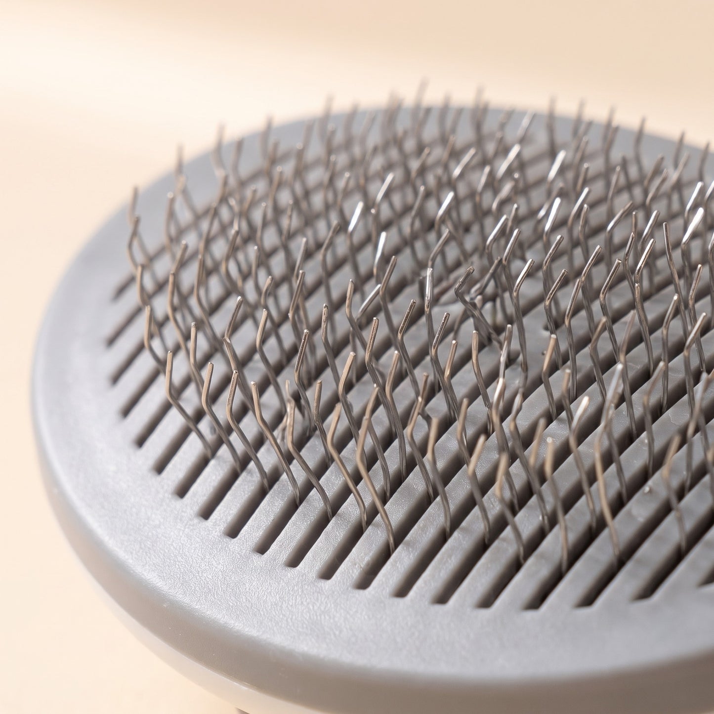 Self-Cleaning Slicker Brush, One-Click, close-up detail