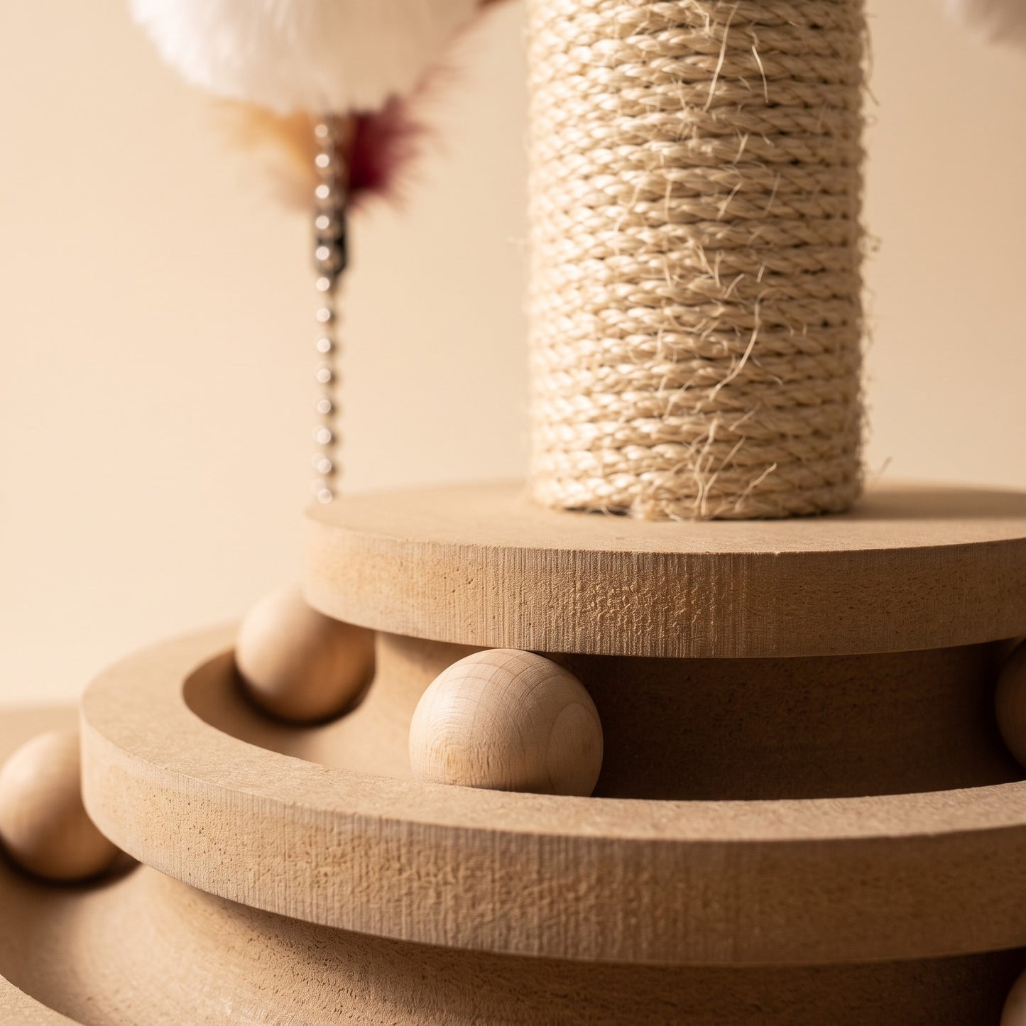 Sisal Post with Ball Track Base, close-up detail