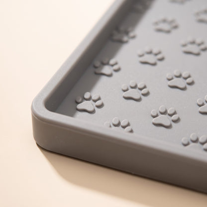 Silicone Paw Print Feeding Mat, close-up detail