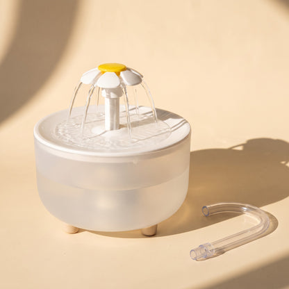 Flower Cat Water Fountain, 1200ml, styled in a home setting