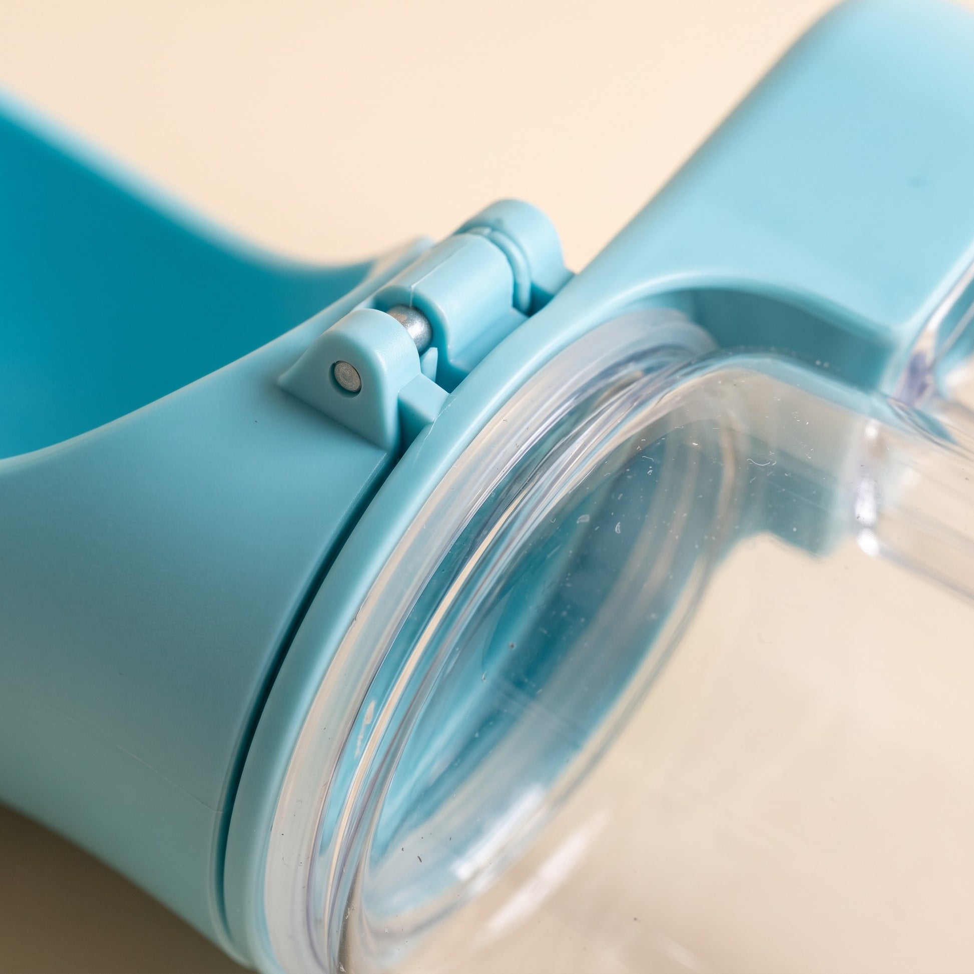 2-in-1 Travel Bottle with Food Compartment, close-up detail