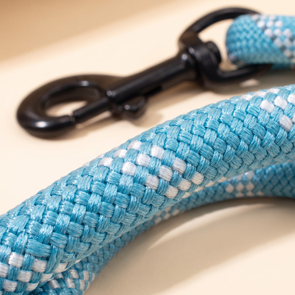 Reflective Rope Leash with Padded Handle, Blue, close-up detail