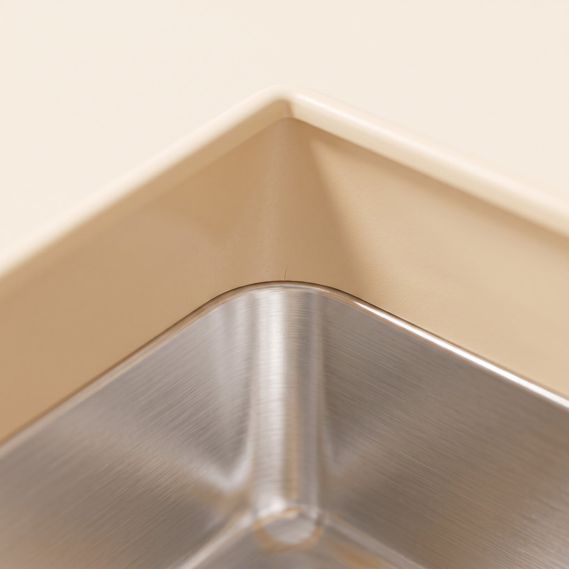 Stainless Steel Litter Box with Removable Rim, close-up detail
