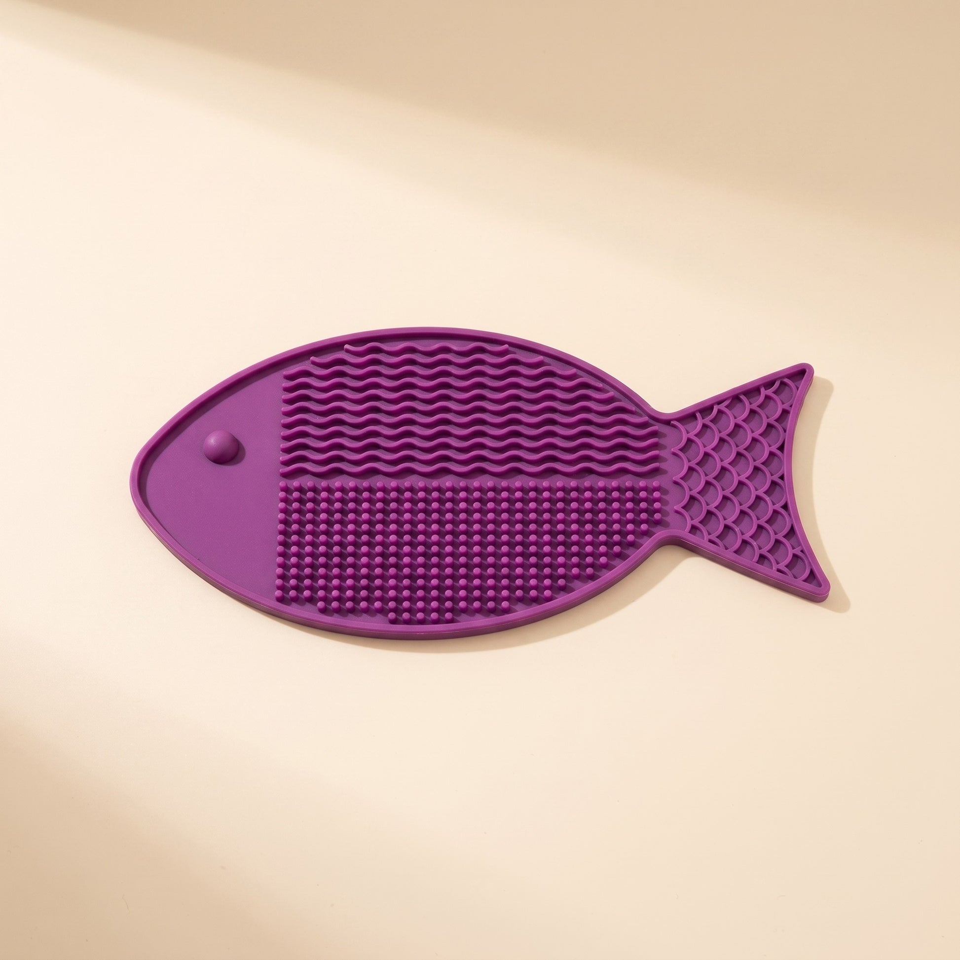 Mini Silicone Lick Mats, Novelty Shapes, var fish purple