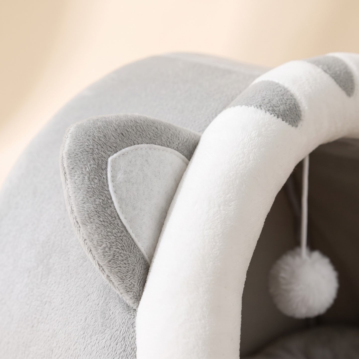 Cat-Face Hooded Cave Bed, close-up detail