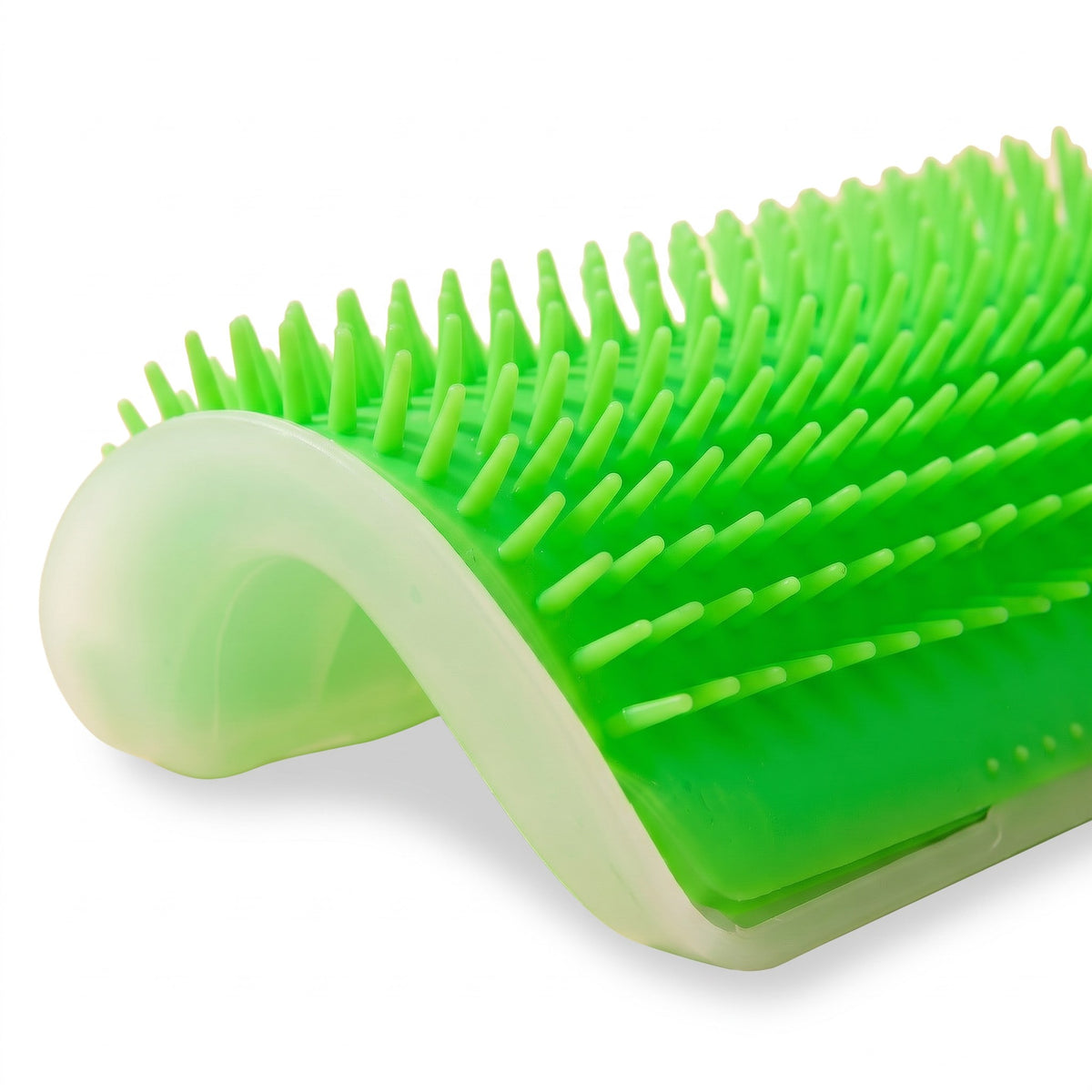 Arched Corner Self-Groomer for Cats, close-up detail
