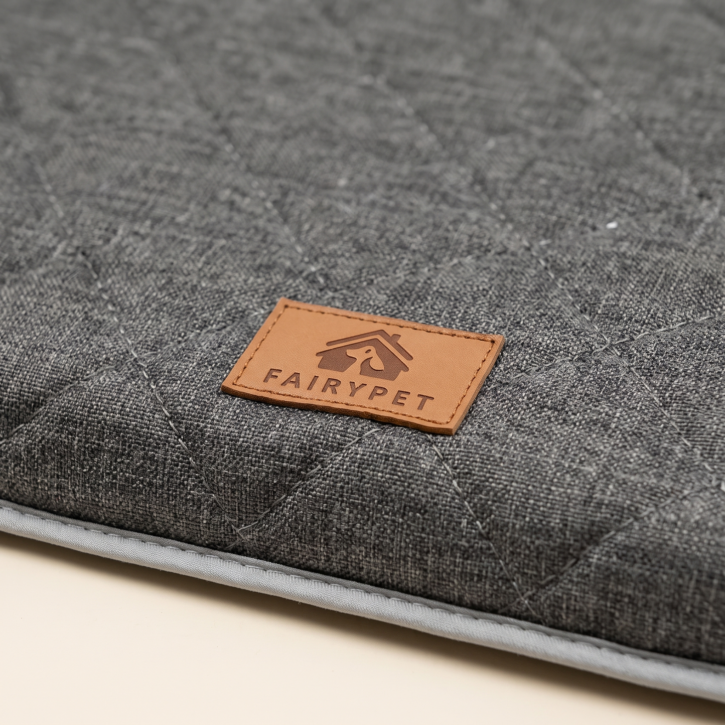 Breathable Washable Crate Mat, close-up detail