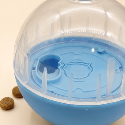 IQ Treat Ball and Slow Feeder for Dogs, close-up detail