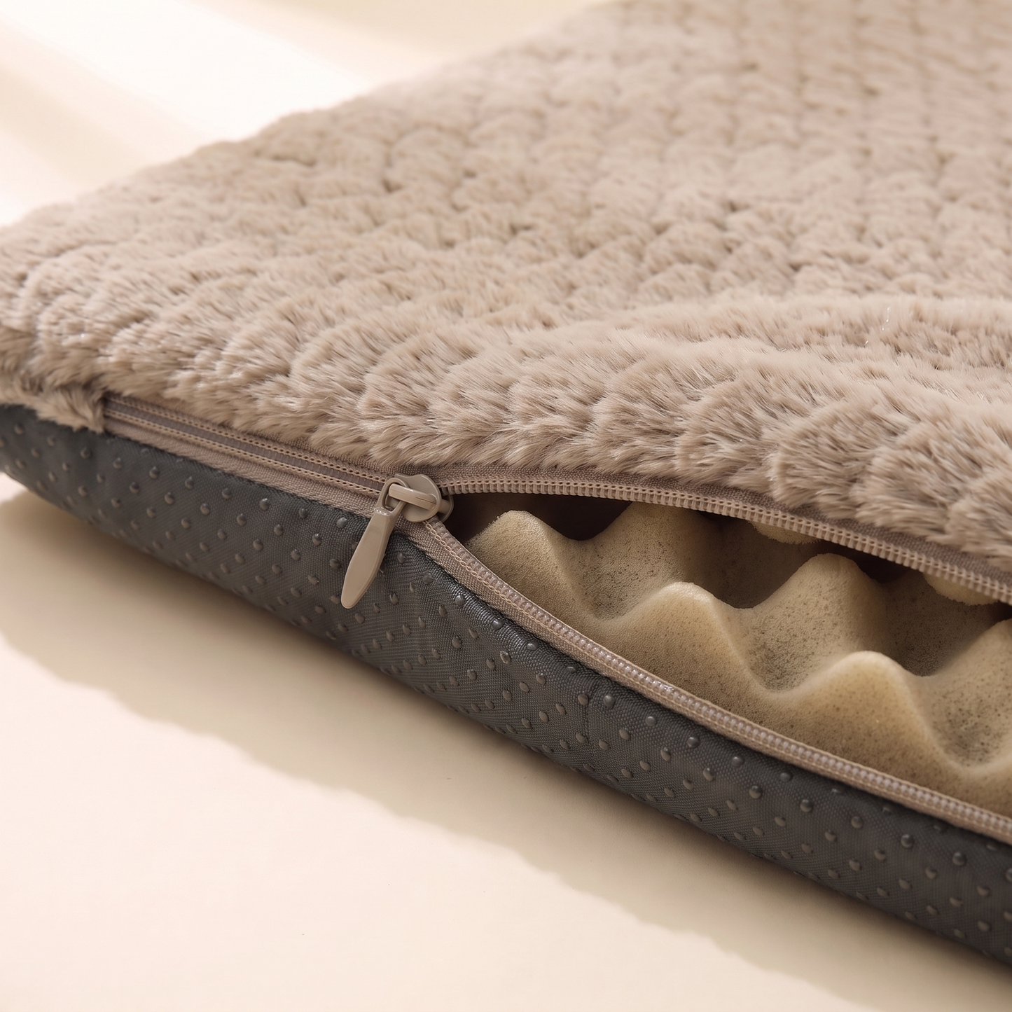 Foam Crate Mat with Washable Faux Fur Cover, close-up detail