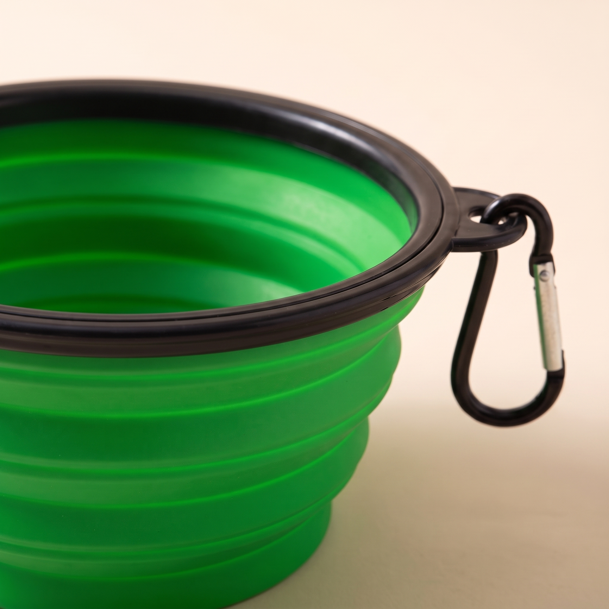 Collapsible Silicone Travel Bowl, close-up detail