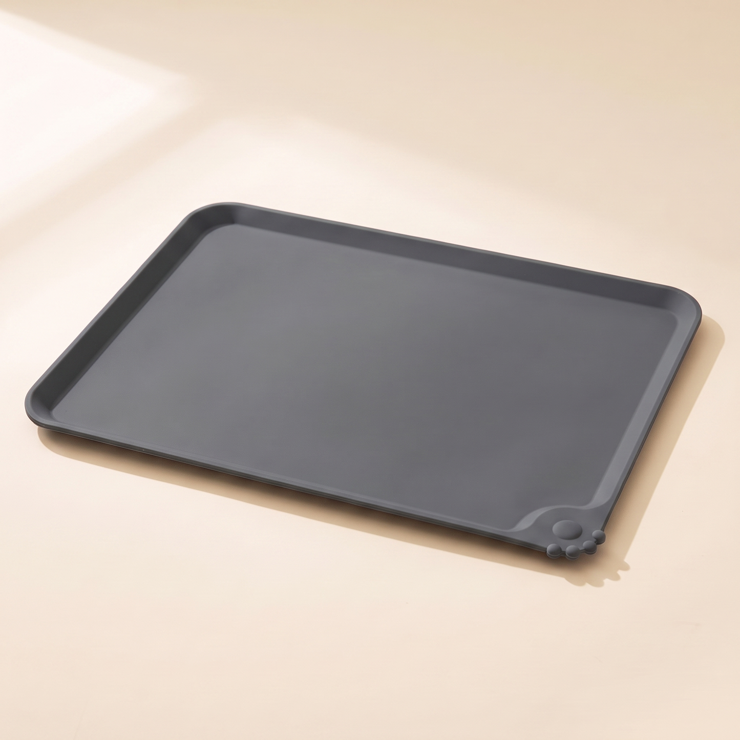 Silicone Feeding Mat with Raised Edge - dark-grey