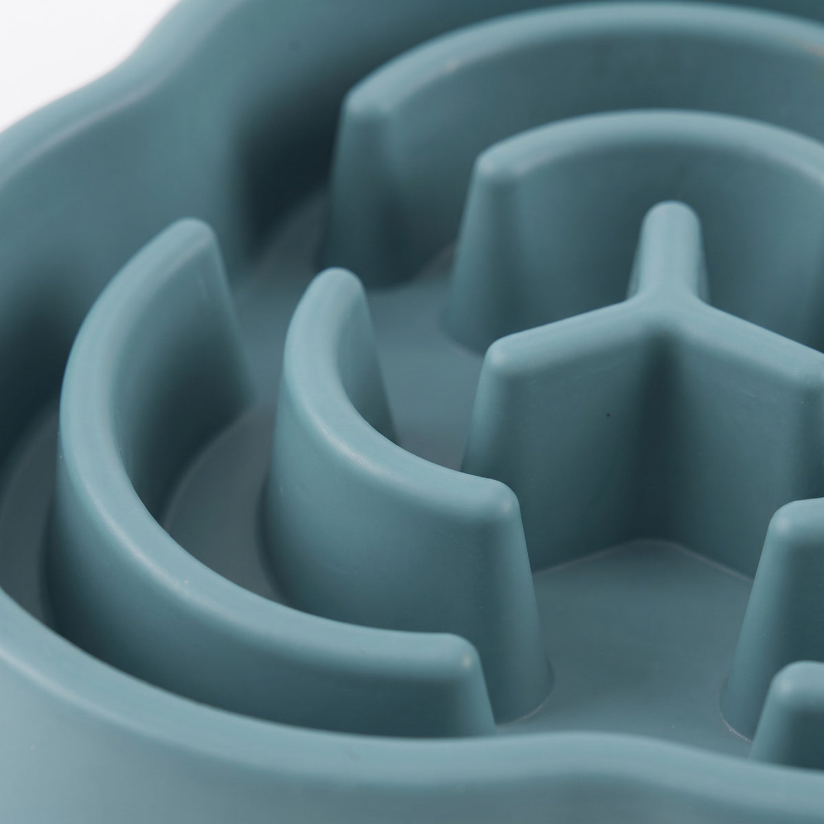 Maze Slow Feeder Bowl, Cloud, close-up of the maze
