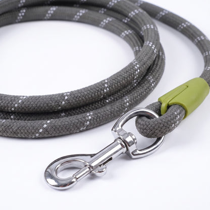 Reflective Rope Dog Leash with Alloy Hook, close-up detail
